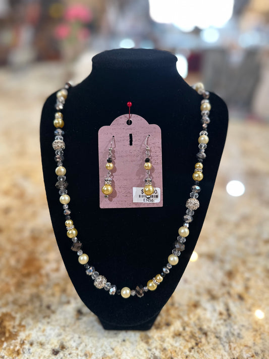 Black-Eyed Susan Earrings and Necklace Set